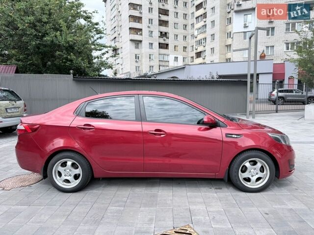 Красный Киа Рио, объемом двигателя 1.4 л и пробегом 135 тыс. км за 7500 $, фото 3 на Automoto.ua