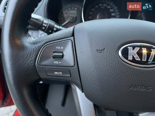 Красный Киа Рио, объемом двигателя 1.6 л и пробегом 113 тыс. км за 9300 $, фото 48 на Automoto.ua