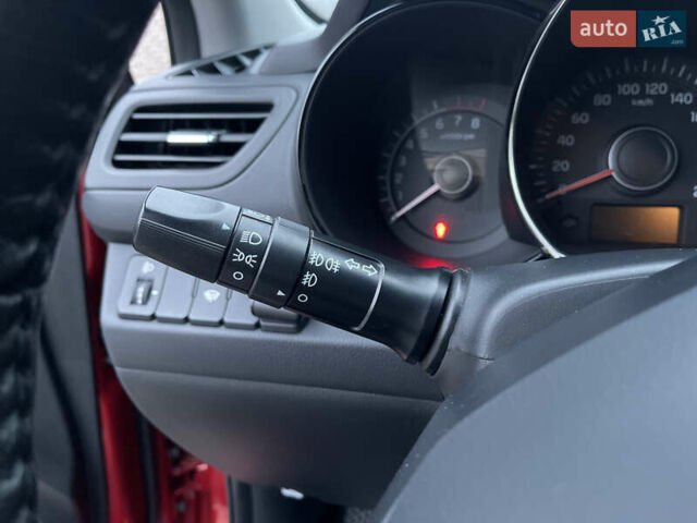 Красный Киа Рио, объемом двигателя 1.59 л и пробегом 113 тыс. км за 9700 $, фото 49 на Automoto.ua