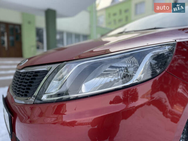Червоний Кіа Ріо, об'ємом двигуна 1.6 л та пробігом 113 тис. км за 9500 $, фото 5 на Automoto.ua