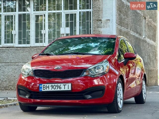 Красный Киа Рио, объемом двигателя 1.59 л и пробегом 223 тыс. км за 6999 $, фото 2 на Automoto.ua