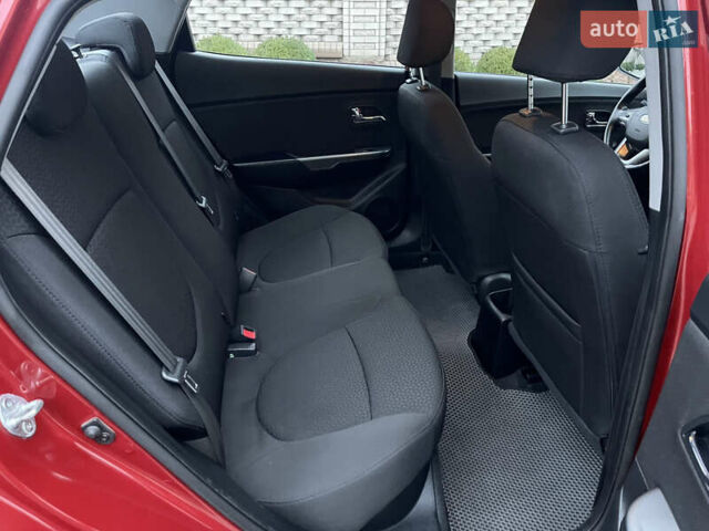 Красный Киа Рио, объемом двигателя 1.6 л и пробегом 113 тыс. км за 9300 $, фото 39 на Automoto.ua