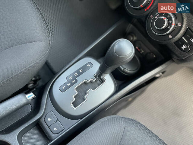 Червоний Кіа Ріо, об'ємом двигуна 1.6 л та пробігом 113 тис. км за 9500 $, фото 35 на Automoto.ua