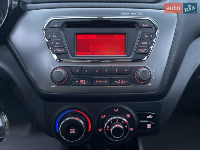 Красный Киа Рио, объемом двигателя 1.6 л и пробегом 113 тыс. км за 9300 $, фото 53 на Automoto.ua