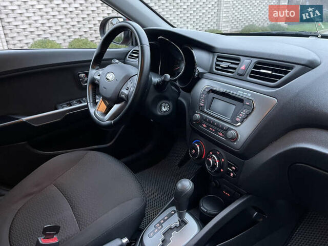 Красный Киа Рио, объемом двигателя 1.59 л и пробегом 113 тыс. км за 9700 $, фото 43 на Automoto.ua