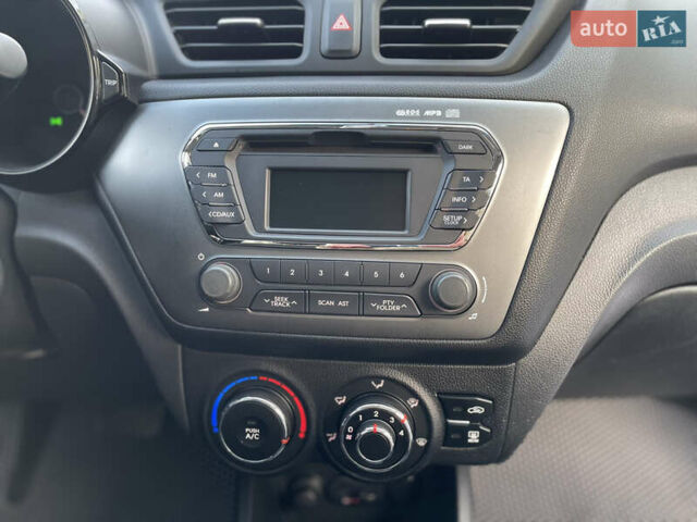 Червоний Кіа Ріо, об'ємом двигуна 1.6 л та пробігом 113 тис. км за 9500 $, фото 34 на Automoto.ua