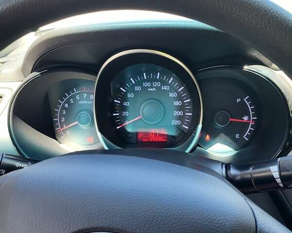 Красный Киа Рио, объемом двигателя 1.4 л и пробегом 126 тыс. км за 7900 $, фото 10 на Automoto.ua