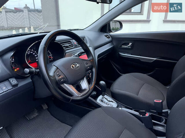 Красный Киа Рио, объемом двигателя 1.59 л и пробегом 113 тыс. км за 9700 $, фото 33 на Automoto.ua