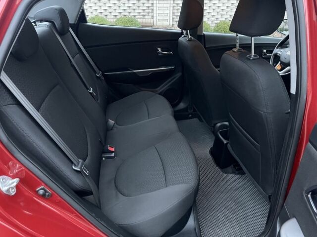 Красный Киа Рио, объемом двигателя 1.6 л и пробегом 113 тыс. км за 9999 $, фото 6 на Automoto.ua