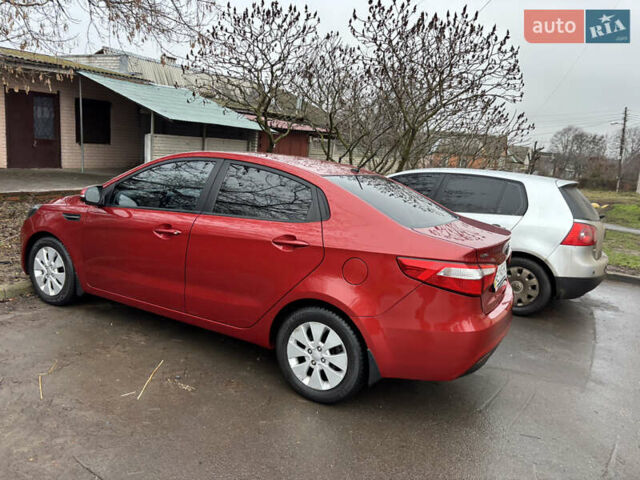 Красный Киа Рио, объемом двигателя 1.59 л и пробегом 35 тыс. км за 9999 $, фото 2 на Automoto.ua