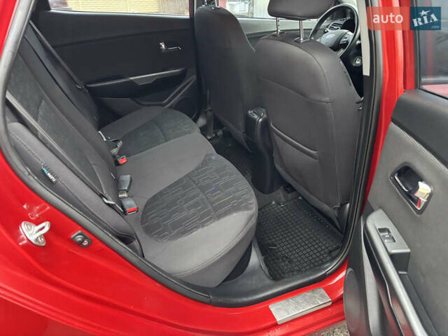 Красный Киа Рио, объемом двигателя 1.59 л и пробегом 35 тыс. км за 9950 $, фото 27 на Automoto.ua