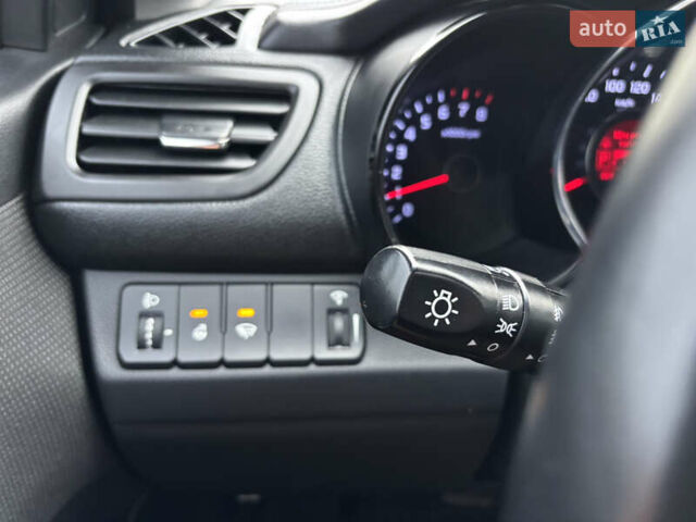 Красный Киа Рио, объемом двигателя 1.59 л и пробегом 35 тыс. км за 9970 $, фото 14 на Automoto.ua