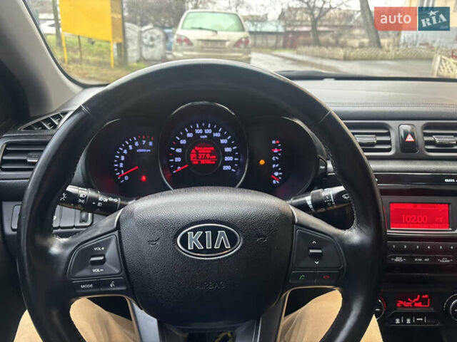 Красный Киа Рио, объемом двигателя 1.6 л и пробегом 35 тыс. км за 10350 $, фото 3 на Automoto.ua