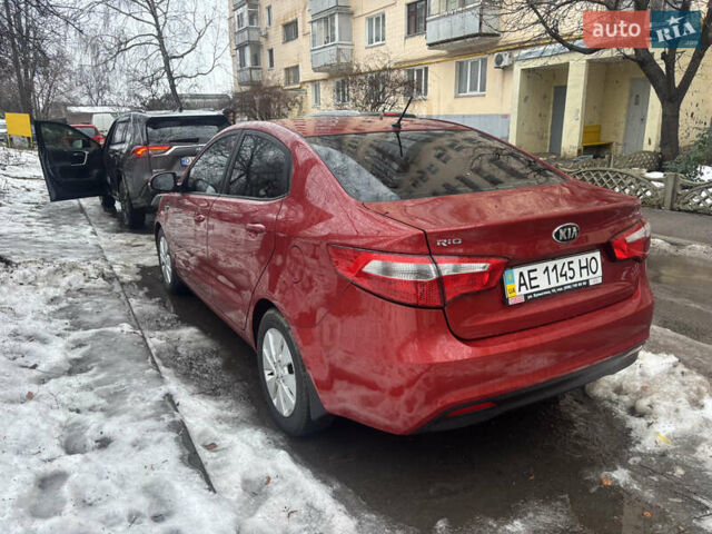 Красный Киа Рио, объемом двигателя 1.59 л и пробегом 35 тыс. км за 9999 $, фото 1 на Automoto.ua