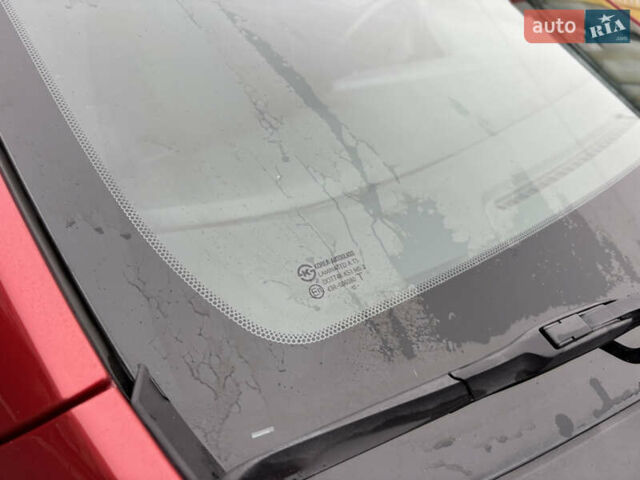 Червоний Кіа Ріо, об'ємом двигуна 1.6 л та пробігом 35 тис. км за 9998 $, фото 16 на Automoto.ua