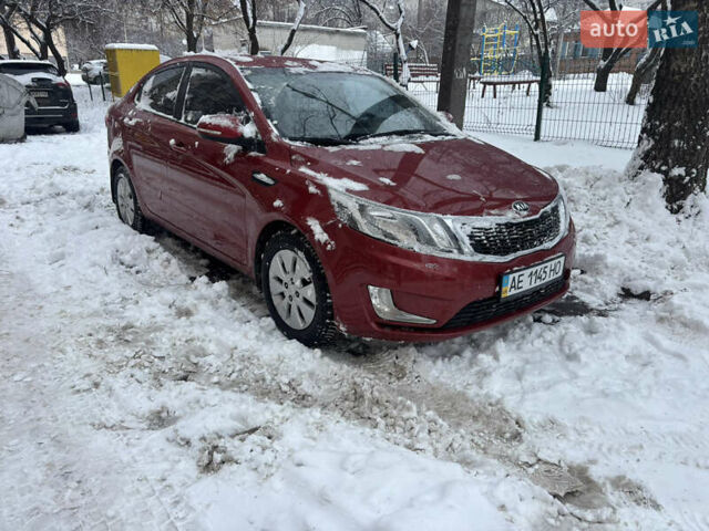 Красный Киа Рио, объемом двигателя 1.59 л и пробегом 35 тыс. км за 9999 $, фото 4 на Automoto.ua
