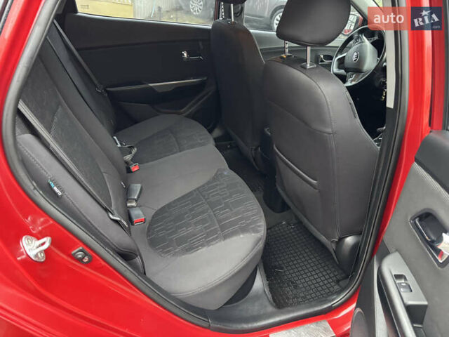 Красный Киа Рио, объемом двигателя 1.59 л и пробегом 35 тыс. км за 9999 $, фото 14 на Automoto.ua