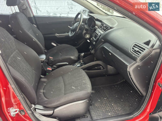 Червоний Кіа Ріо, об'ємом двигуна 1.59 л та пробігом 35 тис. км за 9999 $, фото 4 на Automoto.ua
