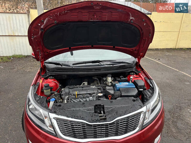 Червоний Кіа Ріо, об'ємом двигуна 1.59 л та пробігом 35 тис. км за 9999 $, фото 10 на Automoto.ua