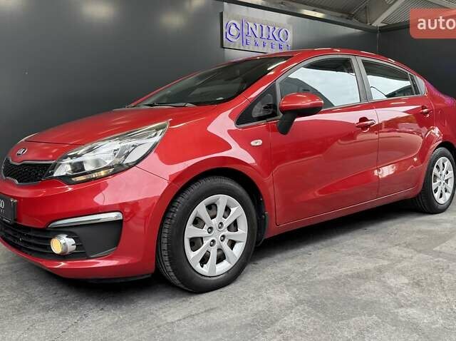 Красный Киа Рио, объемом двигателя 1.4 л и пробегом 75 тыс. км за 12000 $, фото 5 на Automoto.ua