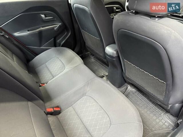 Красный Киа Рио, объемом двигателя 1.4 л и пробегом 75 тыс. км за 12000 $, фото 44 на Automoto.ua