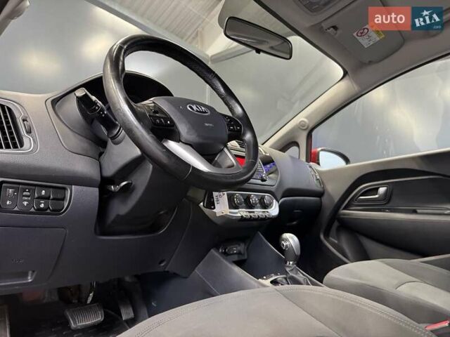 Красный Киа Рио, объемом двигателя 1.4 л и пробегом 75 тыс. км за 12000 $, фото 32 на Automoto.ua