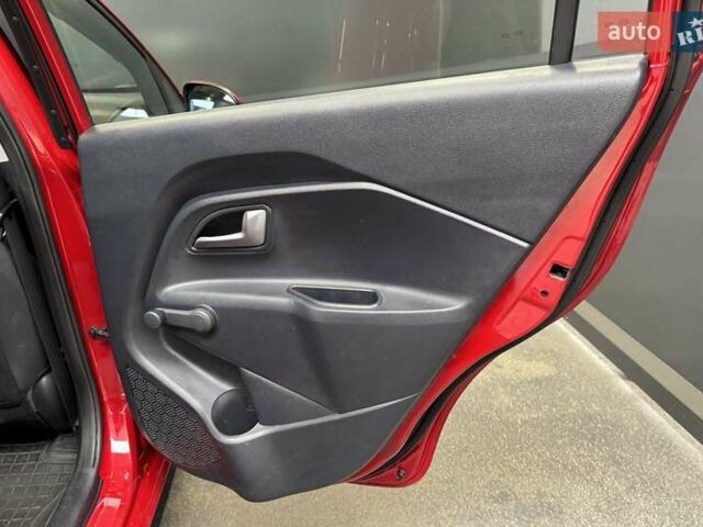 Красный Киа Рио, объемом двигателя 1.4 л и пробегом 75 тыс. км за 12000 $, фото 45 на Automoto.ua