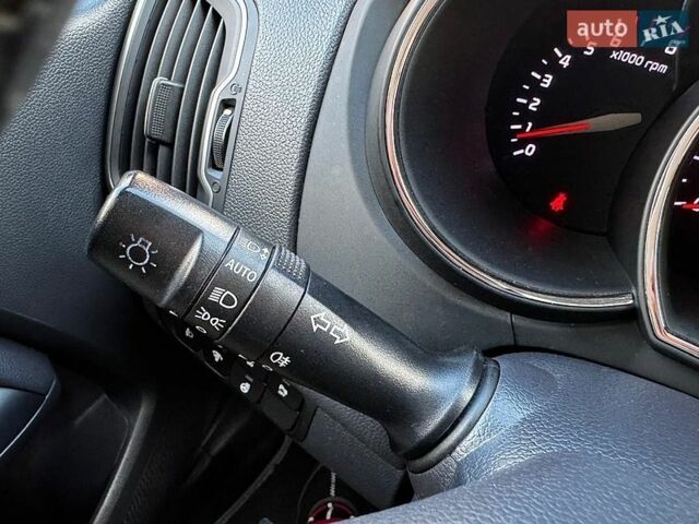 Червоний Кіа Ріо, об'ємом двигуна 1.4 л та пробігом 84 тис. км за 12900 $, фото 15 на Automoto.ua