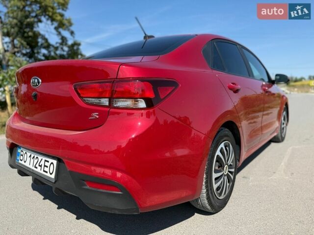 Красный Киа Рио, объемом двигателя 1.59 л и пробегом 150 тыс. км за 10495 $, фото 13 на Automoto.ua