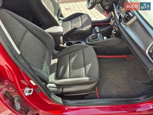 Красный Киа Рио, объемом двигателя 1.59 л и пробегом 82 тыс. км за 12300 $, фото 7 на Automoto.ua