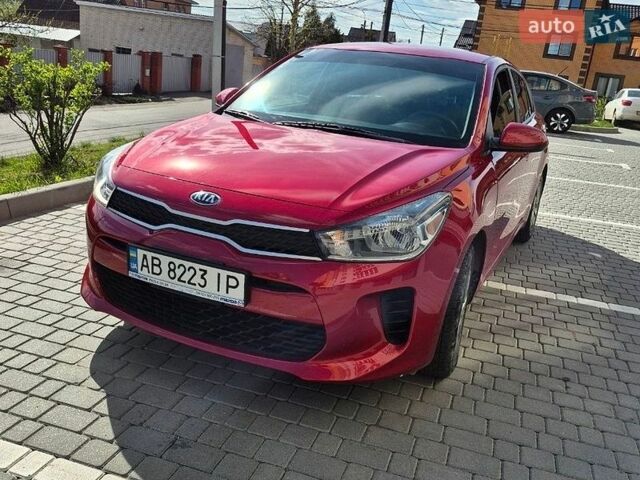 Красный Киа Рио, объемом двигателя 1.59 л и пробегом 82 тыс. км за 12300 $, фото 1 на Automoto.ua