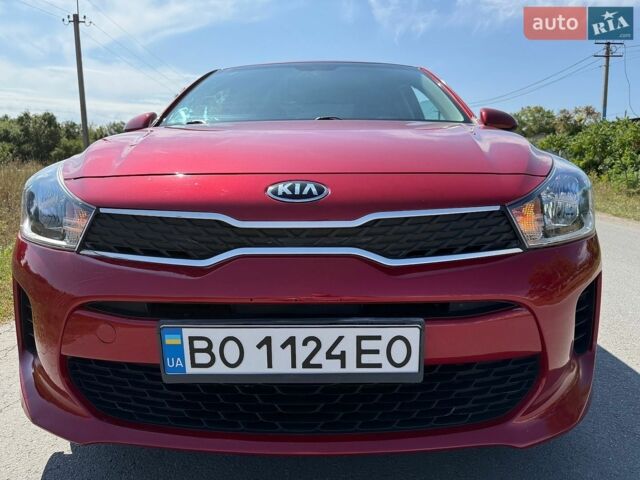 Красный Киа Рио, объемом двигателя 1.59 л и пробегом 150 тыс. км за 10495 $, фото 5 на Automoto.ua