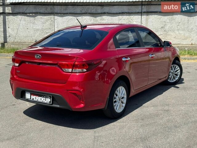 Красный Киа Рио, объемом двигателя 1.59 л и пробегом 73 тыс. км за 14299 $, фото 5 на Automoto.ua