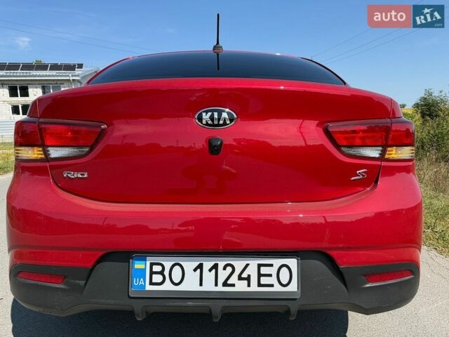 Красный Киа Рио, объемом двигателя 1.59 л и пробегом 150 тыс. км за 10495 $, фото 3 на Automoto.ua