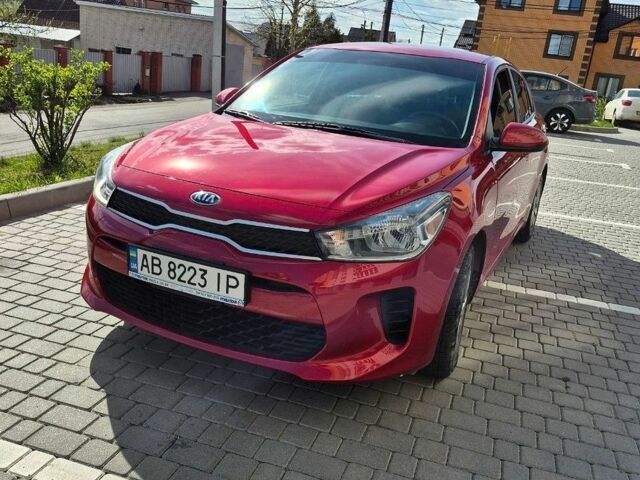 Красный Киа Рио, объемом двигателя 1.59 л и пробегом 82 тыс. км за 11400 $, фото 1 на Automoto.ua