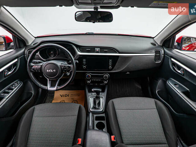 Червоний Кіа Ріо, об'ємом двигуна 1.6 л та пробігом 56 тис. км за 15556 $, фото 10 на Automoto.ua