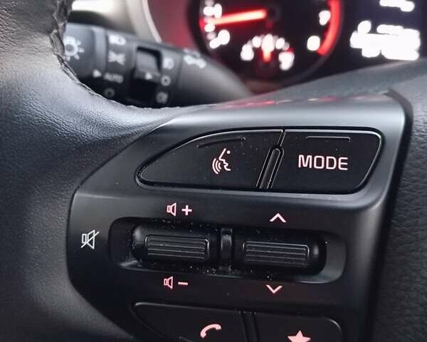 Червоний Кіа Ріо, об'ємом двигуна 1.59 л та пробігом 49 тис. км за 15750 $, фото 11 на Automoto.ua