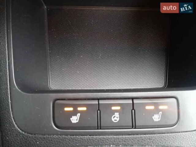 Червоний Кіа Ріо, об'ємом двигуна 1.59 л та пробігом 49 тис. км за 15750 $, фото 16 на Automoto.ua