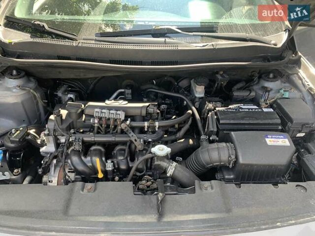 Червоний Кіа Ріо, об'ємом двигуна 1.59 л та пробігом 34 тис. км за 14560 $, фото 7 на Automoto.ua