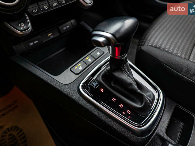 Червоний Кіа Ріо, об'ємом двигуна 1.6 л та пробігом 56 тис. км за 15556 $, фото 17 на Automoto.ua