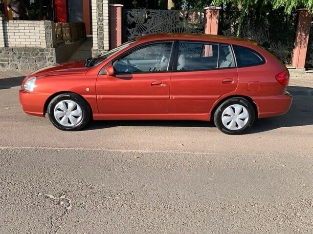 Красный Киа Рио, объемом двигателя 1.5 л и пробегом 390 тыс. км за 2500 $, фото 2 на Automoto.ua