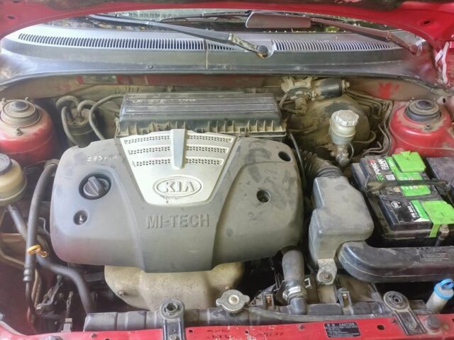 Красный Киа Рио, объемом двигателя 1.5 л и пробегом 300 тыс. км за 2500 $, фото 5 на Automoto.ua