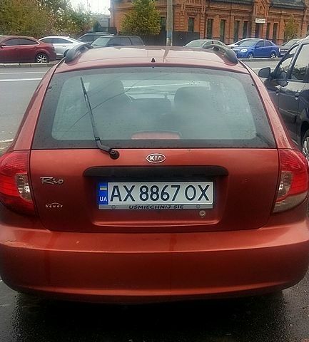 Красный Киа Рио, объемом двигателя 1.3 л и пробегом 222 тыс. км за 3200 $, фото 1 на Automoto.ua