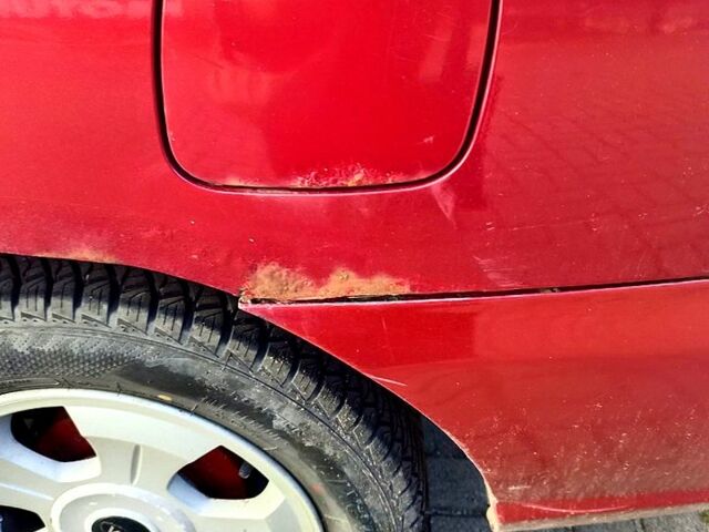 Красный Киа Рио, объемом двигателя 1.3 л и пробегом 222 тыс. км за 3200 $, фото 3 на Automoto.ua