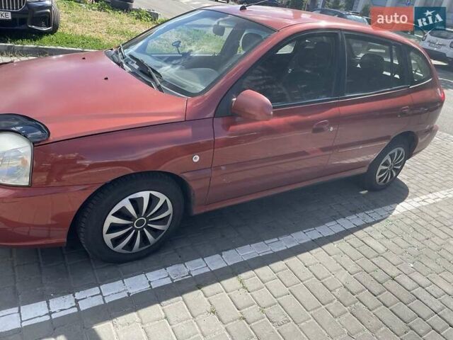 Червоний Кіа Ріо, об'ємом двигуна 1.5 л та пробігом 202 тис. км за 3200 $, фото 1 на Automoto.ua