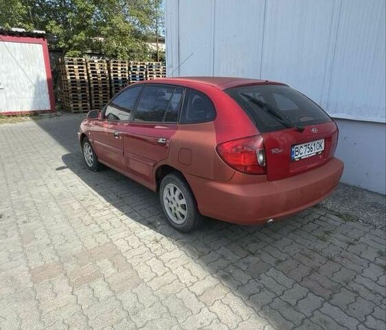Червоний Кіа Ріо, об'ємом двигуна 1.3 л та пробігом 280 тис. км за 2204 $, фото 3 на Automoto.ua