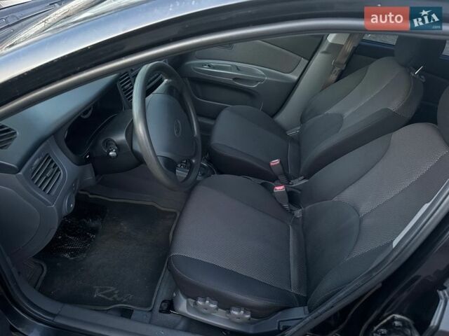 Киа Рио, объемом двигателя 1.4 л и пробегом 132 тыс. км за 4500 $, фото 18 на Automoto.ua