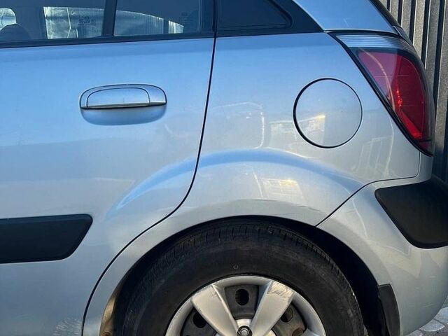 Киа Рио, объемом двигателя 1.4 л и пробегом 193 тыс. км за 3150 $, фото 9 на Automoto.ua