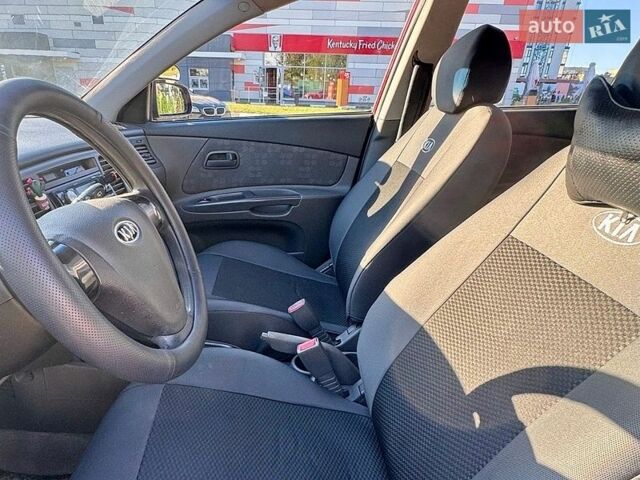 Киа Рио, объемом двигателя 1.4 л и пробегом 212 тыс. км за 3900 $, фото 3 на Automoto.ua
