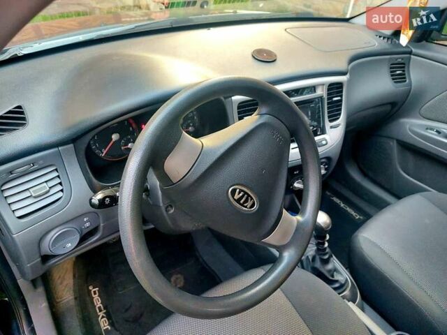 Киа Рио, объемом двигателя 1.4 л и пробегом 290 тыс. км за 4600 $, фото 3 на Automoto.ua